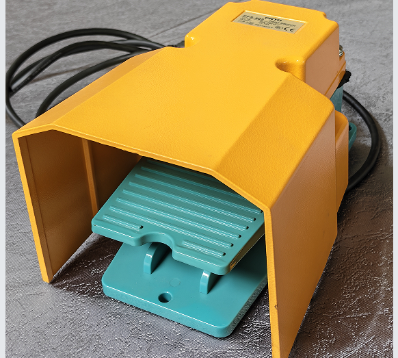 齿轮上下变径单料仓(9-28.3)